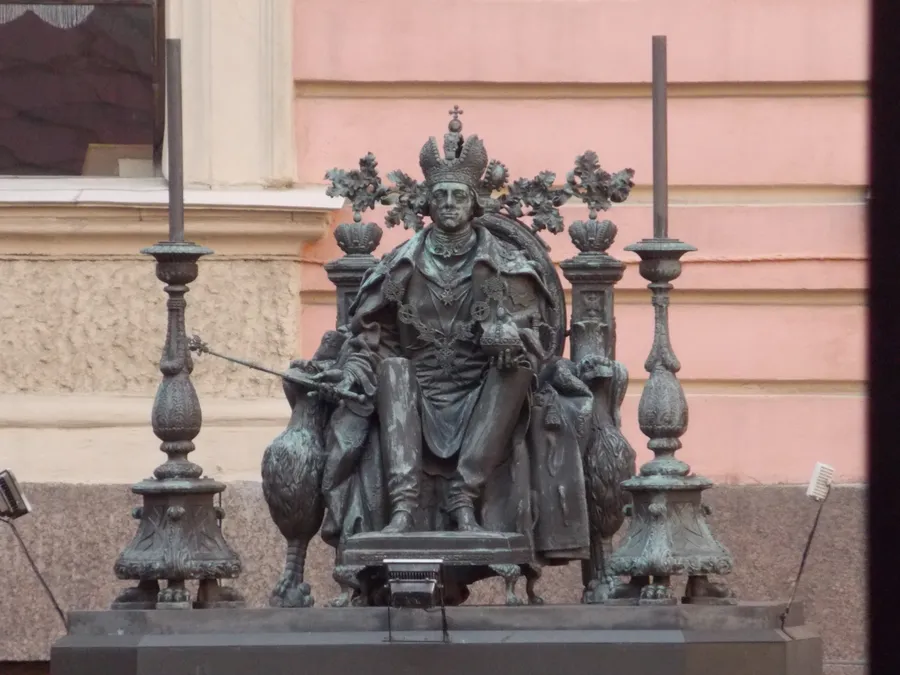Памятник царю Павлу I