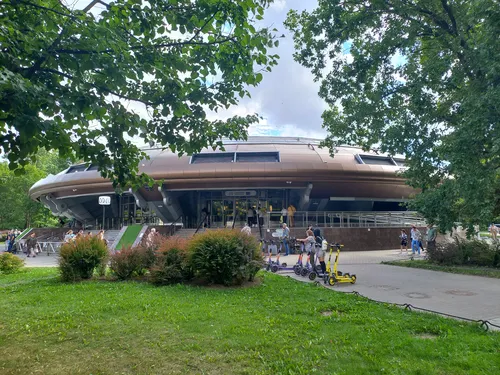 Метро Горьковская