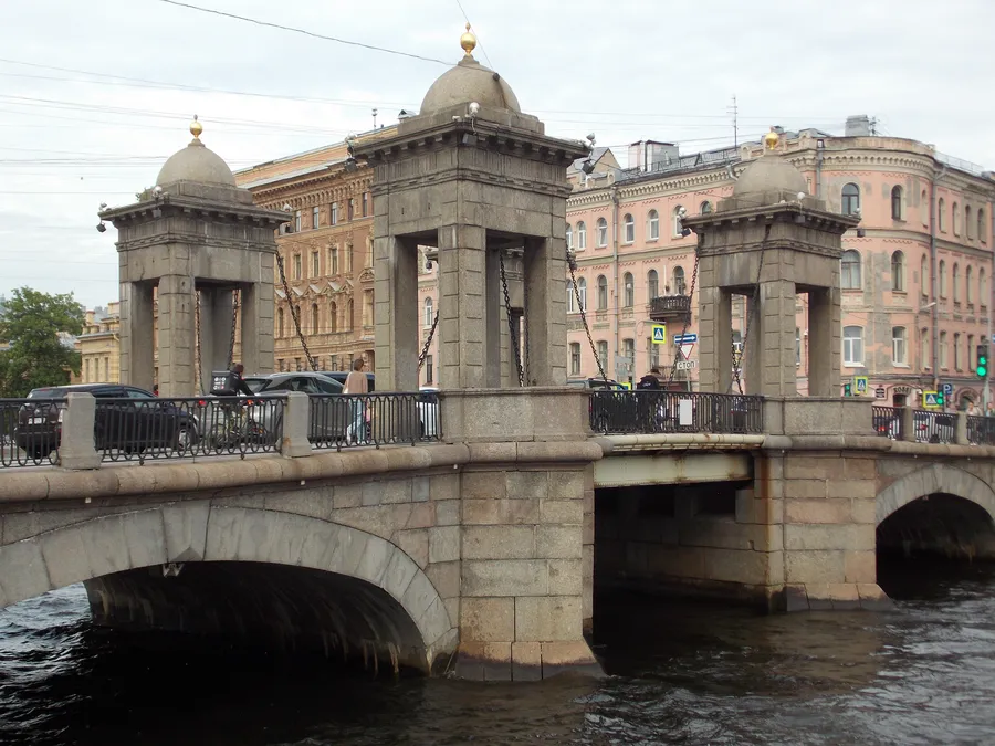 Едем в Питер на один день. Дворцовая площадь, Эрмитаж, Исаакиевский собор.
